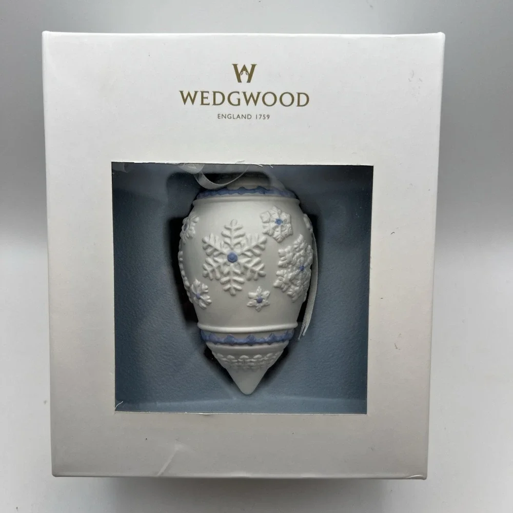 Wedgwood Teardrop White & Blue Snowflakes Christmas Ornament w/ Box 4.5